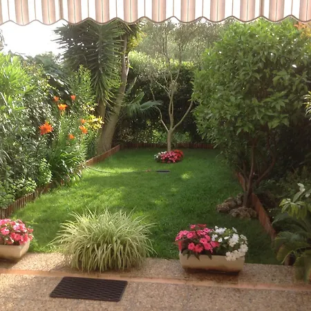 Apartment En Rez De Jardin Dans Avec Piscine Juan-les-Pins