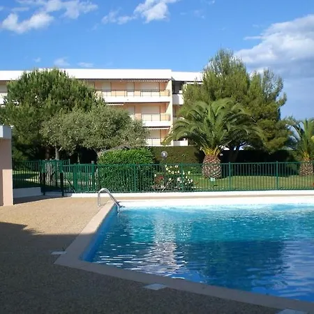 En Rez De Jardin Dans Avec Piscine Juan-les-Pins